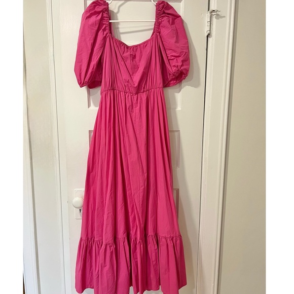 Long pink dress with puffy sleeves. - Picture 2 of 4